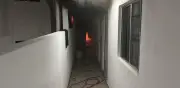 Desalojan a 112 personas por incendio en departamentos de Mitras Centro