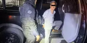 Detienen a abuelito por acoso sexual en camión de Monterrey