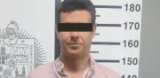 Detienen a sujeto por golpear a su pareja en vehículo en Santiago, NL