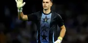 Dibu Martínez se convierte en fotógrafo improvisado en Argentina vs Honduras