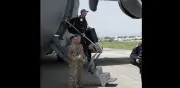 Ejército de EU llega a Venezuela tras sismos; reabre aeropuerto y puerto