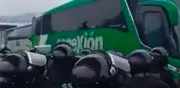 Encapsulan autobuses de estudiantes de Ayotzinapa en Tlalpan; aseguran 59 artefactos explosivos