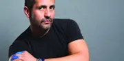 Gildo Medina expone 'Men’s Coded Poetry' en Nueva York: retratos masculinos y códigos LGBTQ+