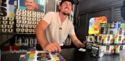 Harry Maguire sorprende vendiendo estampas del Mundial 2026 en Nueva York