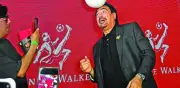 Hugo Sánchez inmortaliza la chilena en botella de Johnnie Walker