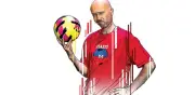 Improvisación teatral convierte el escenario en cancha de fútbol en CDMX