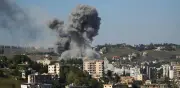 Israel bombardea Líbano pese al alto el fuego; van más de 4 mil muertos