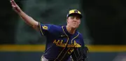 Jacob Misiorowski lanza a 105 MPH y rompe récord en MLB