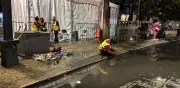 Limpia enfrenta nueva oleada de basura en Reforma tras festejo
