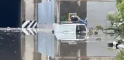 Lluvia desborda otra vez el Circuito Exterior Mexiquense; cierran circulación