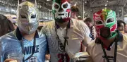 Mexicanos desafían veto de FIFA con máscaras en Inglaterra vs Croacia
