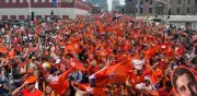 Miles de aficionados neerlandeses pintan de naranja Kansas City en el Mundial 2026