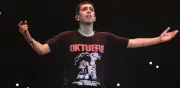 Milo J rinde tributo al Indio Solari y un fan es tacleado en el Palacio de los Deportes
