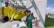 Niño mexicano conquista a Sudáfrica: DT le regala jersey antes del Mundial 2026