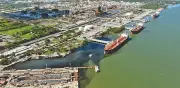 Pemex investiga mancha en río Pánuco y toma muestras para análisis