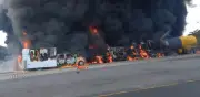 Pipa sin frenos causa explosiones y cierre total en carretera Cárdenas–Coatzacoalcos