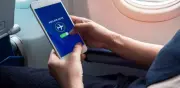 ¿Qué pasa si no activas el modo avión en el celular al volar?