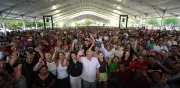 Rafa Marín recibe jubilosa bienvenida en Cancún durante celebración del Día del Padre