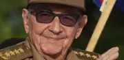 Raúl Castro respalda reformas económicas en Cuba para enfrentar crisis