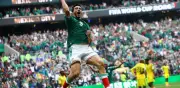 Raúl Jiménez anota su primer gol en un Mundial y lo dedica a su padre entre lágrimas