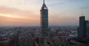 Rescatan a nueve personas atrapadas en elevador de Torre Latinoamericana