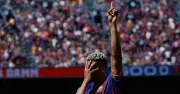 Ronald Araujo viaja urgente a Barcelona por lesión muscular
