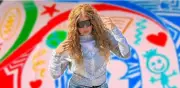 ShakiBecca genera polémica con su show previo al Mundial 2026 en el AICM