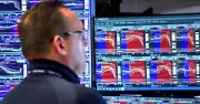 Tecnológicas frenan a Wall Street; corrección en chips marca la semana