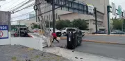 Tesla choca y vuelca en Nuevo León; conductor confiaba en piloto automático