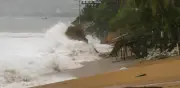 Tormenta tropical Boris toca tierra entre Guerrero y Oaxaca con vientos de 65 km/h