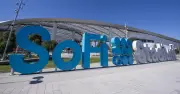 Trabajadores del SoFi Stadium en huelga contra el ICE a días del Mundial 2026