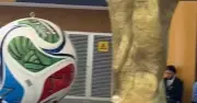 Vibra mundialista en el aeropuerto de la Ciudad de México