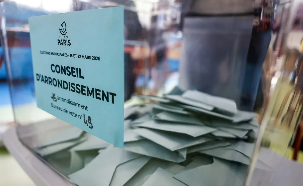 Francia cierra votación en municipales; izquierda y derecha se disputan París y Marsella
