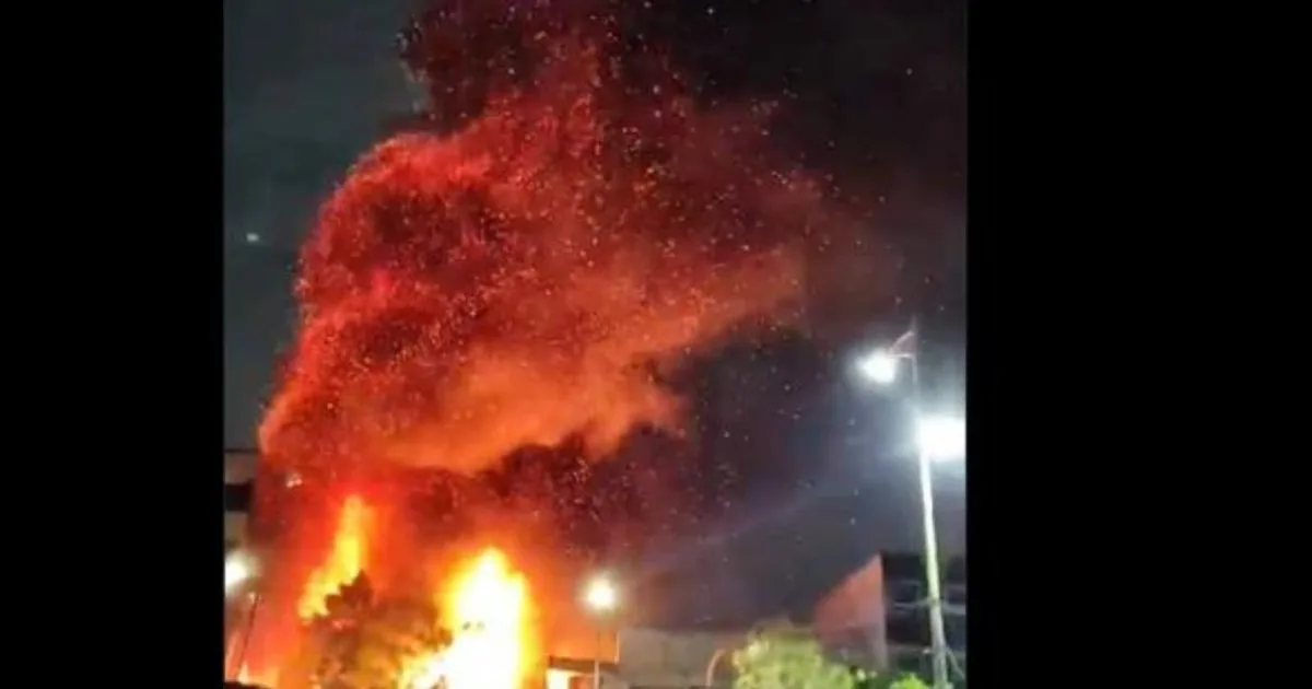 Incendio en La Merced deja 100 puestos dañados y 200 evacuados
