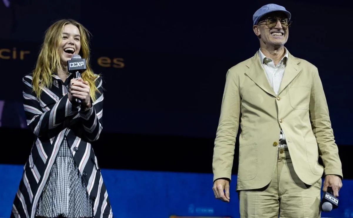 Milly Alcock emociona CCXP México 2026 con 'Supergirl'