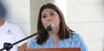 Alcaldesa de Huimanguillo responde de forma despectiva a adulto mayor en video viral