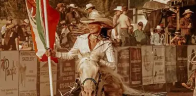 Bella Hadid homenajea la charrería mexicana y presume la bandera nacional en Instagram