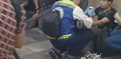 Dos usuarios del Metro CDMX atendidos por golpe de calor tras falla en L7