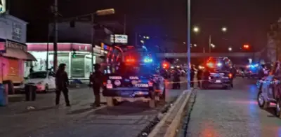 Ejecutan a hombre en tianguis de Monterrey; vendedor resulta herido