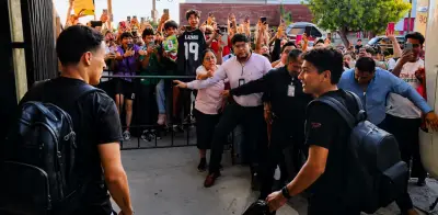 Gilberto Mora desata locura con recibimiento de rockstar en San Luis