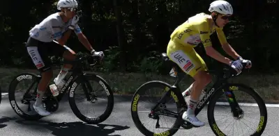 Isaac del Toro mantiene maillot blanco y tercer lugar en Tour de Francia 2026