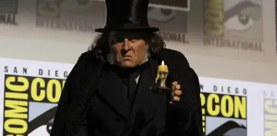 Johnny Depp sorprende en Comic-Con 2026 como Ebenezer Scrooge