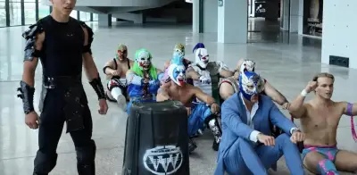 Luchadores de AAA recrean el remo vikingo de Noruega por el Mundial 2026