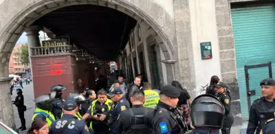 Matan a balazos a hombre en Plaza Santo Domingo; dos heridos en CDMX