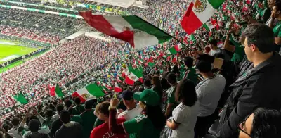 Miles de banderas mexicanas evocan el Mundial 1986 en el Estadio Ciudad de México
