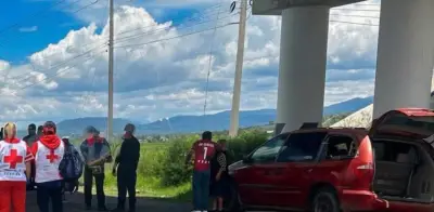 Mueren atropellados en Hidalgo al cambiar llanta; conductor huye