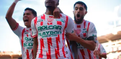 Necaxa vence a Monterrey 2-1 con gol agónico de Valencia y polémica del VAR