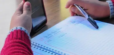 Nuevo León analiza regular celulares en escuelas por retos virales