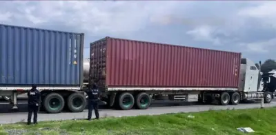 Roban tractocamión con 64 toneladas de vino en Hidalgo y lo abandonan