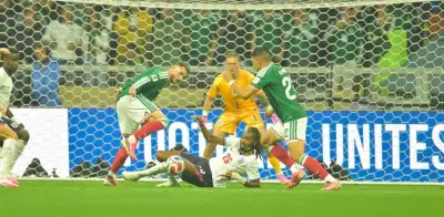 Santiago Giménez termina en hospital tras derrota de México ante Inglaterra